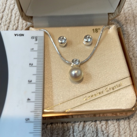 Genuine Crystal earrings and necklace - Picture 4 of 4